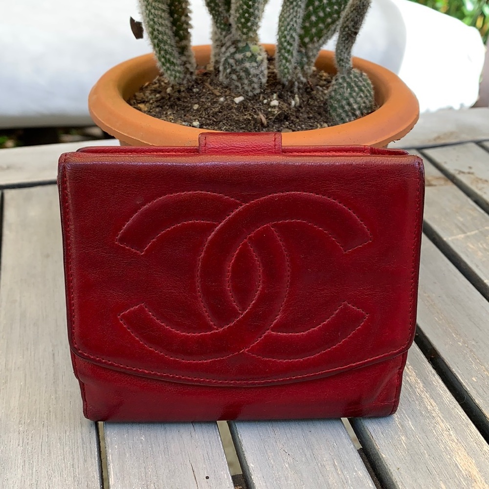 💖SOLD💖CHANEL W-lock compact wallet in lambskin - Picture 1 of 14